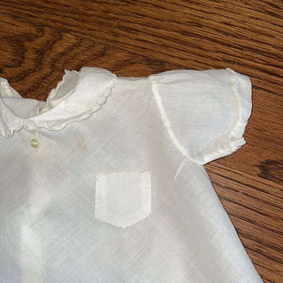 Vtg 60s white cotton lawn infant top with embroidered dog on front - Picture 2 of 8